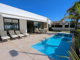 Villa En venta en Pilar De La Horadada photo 0