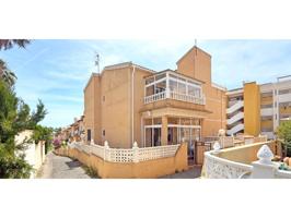 Villa En venta en Villamartín - Las Filipinas, Orihuela photo 0
