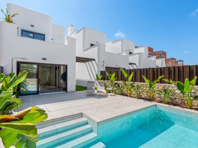 Villa En venta en Pilar De La Horadada photo 0