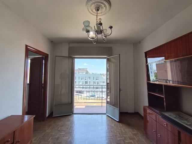 Piso en venta en Madrid de 68 m2 photo 0