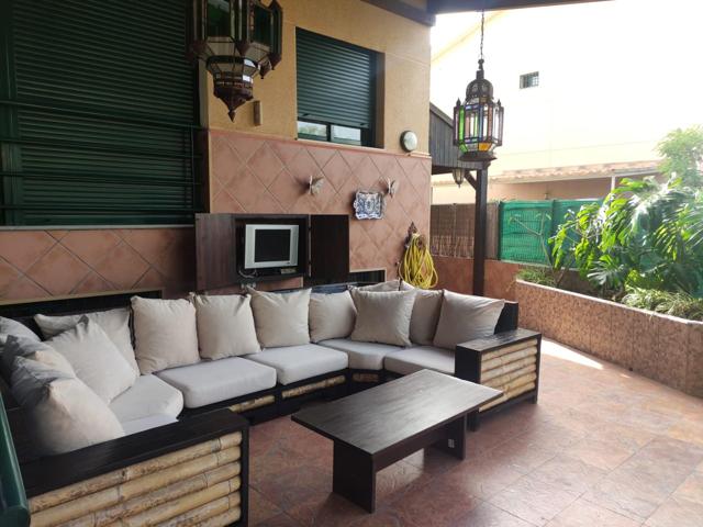 CHALET ESPACIOSO EN LA MEJOR ZONA DEL GOLF DISPONIBLE 1 DE SEPTIEMBRE SOLO LARGA TEMPORADA photo 0