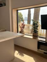 ALQUILER DE EXCELENTE VIVIENDA CON VISTAS AL MAR Y ACCESO DIRECTO A PLAYA CON REFORMA INTEGRAL PARA ENTRAR EN SEPTIEMBRE photo 0