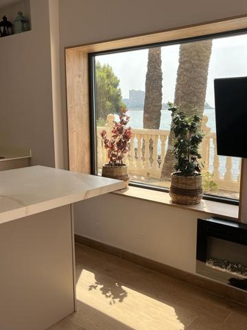 ALQUILER DE EXCELENTE VIVIENDA CON VISTAS AL MAR Y ACCESO DIRECTO A PLAYA CON REFORMA INTEGRAL PARA ENTRAR EN SEPTIEMBRE photo 0