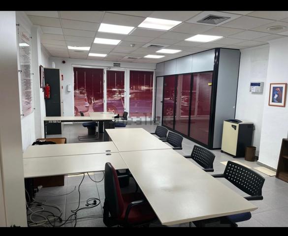 ALQUILER DE EXCELENTE LOCAL COMERCIAL HACE ESQUINA ZONA ENSANCHE DE 120M2 photo 0