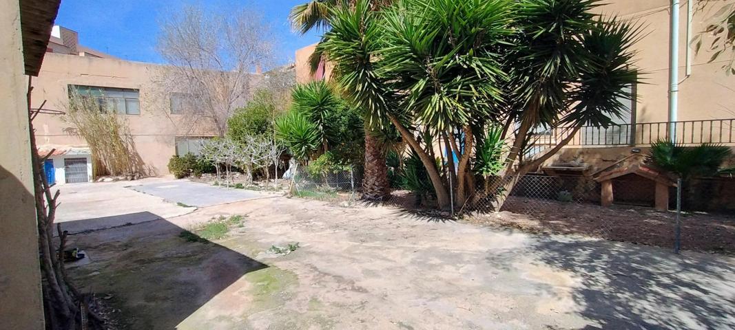 SE VENDE CHALET Y EDIFICIO DE 2 PLANTAS EN PETRER photo 0