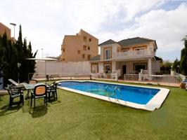 MAGNÍFICO CHALET A LA VENTA EN ARENALES DEL SOL photo 0