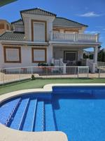 MAGNÍFICO CHALET A LA VENTA EN ARENALES DEL SOL photo 0