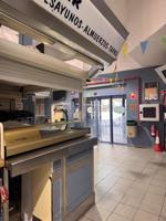 TRASPASO DE LOCAL COMERCIAL CON ACTIVIDAD CAFETERÍA QUE HACE ESQUINA DENTRO DEL MERCADO DE BENALÚA photo 0