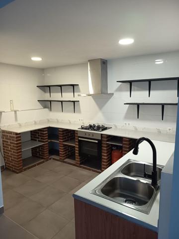 Oportunidad casa 3 plantas tanto para nivel personal o inversión photo 0