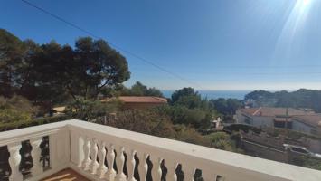 Chalet en Tarragona, urb.Cala Romana, magníficas vistas al mar y montaña, 6 hab, piscina y garaje . photo 0