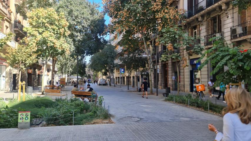 Piso en el centro de Barcelona, en la Super Illa del Eixample Dret photo 0