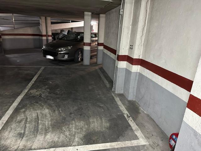PLAZAS DE PARKING EN EDIFICIO LA PERLA photo 0
