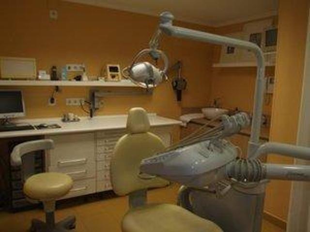 Se vende Clínica Dental en el Eixample photo 0