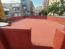 Casa en venta con patio y terraza photo 0