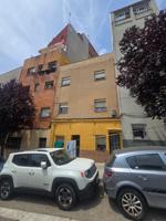 Edificio de tres viviendas en Nou Barris photo 0
