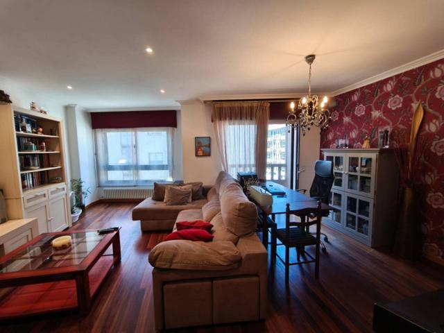 Venta de un dúplex en Lalín photo 0