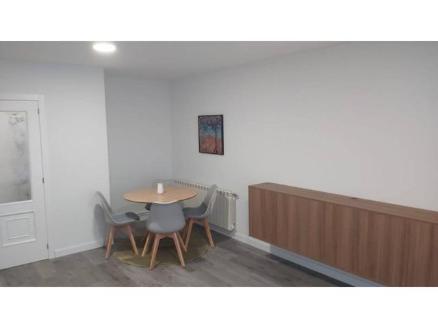 Conjunto de 3 pisos en venta en Lalín photo 0