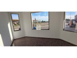 Local comercial esquinero totalmente acondicionado. Tambien en alquiler con opción a compra photo 0