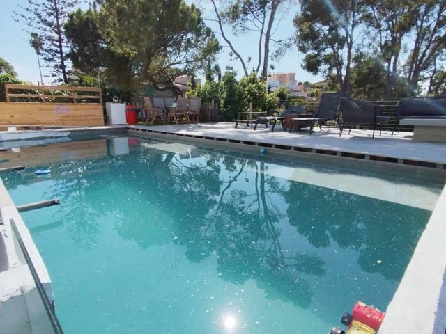 Excelente chalet en urbanización el Respirall con piscina photo 0