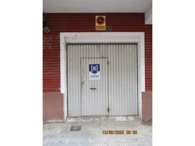 Garaje cerrado en zona avenidas. photo 0