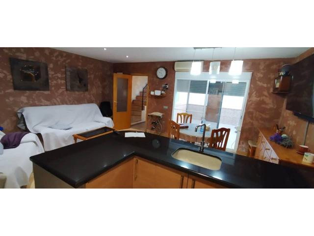 Casa reformada con garaje a 500 metros del ayuntamiento photo 0