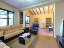 Excelente chalet en Riba-Roja en urb. Masia del Traver photo 0