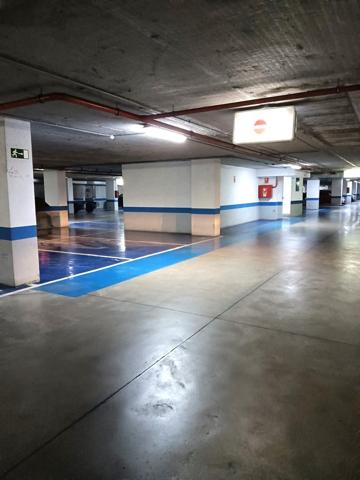 ¡Oportunidad de inversión! Plaza de garaje céntrica en El Corte Inglés photo 0