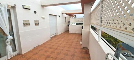 ¡Vive en un ático de lujo con terraza de 30 m²! photo 0