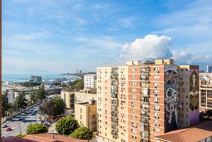 ¡Exclusiva vivienda en el corazón del Soho de Málaga con vistas panorámicas al mar! photo 0