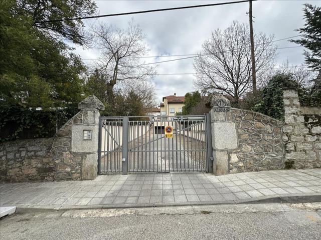Plaza De Parking en venta en Collado Villalba de 11 m2 photo 0