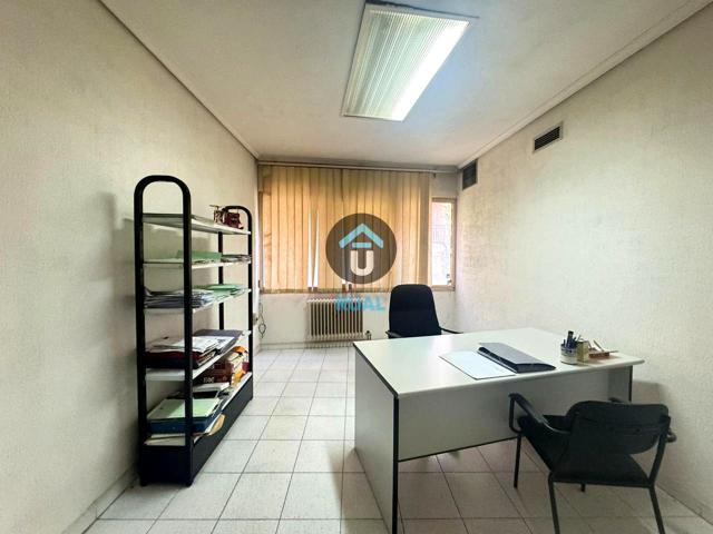 VENTA DE OFICINA EN PLAZA DE LA TRINIDAD TALAVERA photo 0