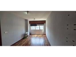 🛠️ ¡IDEAL PARA INVERSORES O REFORMA INTEGRAL EN MILLADOIRO! 🏙️ Venta de piso en Ames photo 0