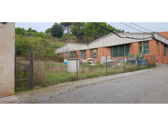 TERRENY INDUSTRIAL EN VENTA A SANT LLORENÇ SAVALL photo 0