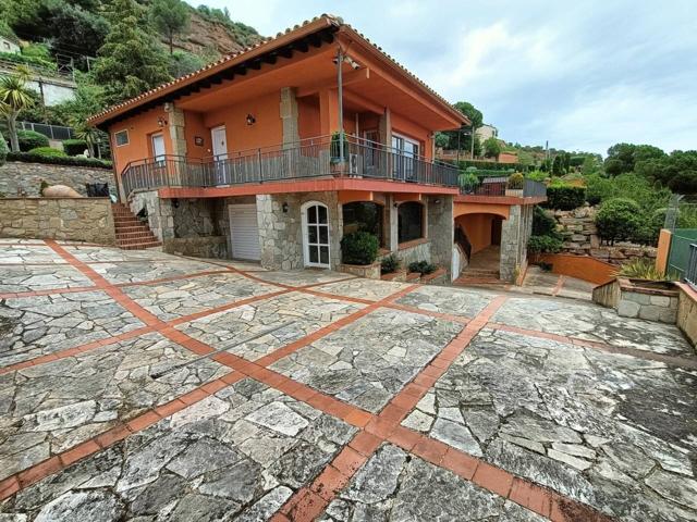 EXCLUSIVO CHALET EN VENTA photo 0