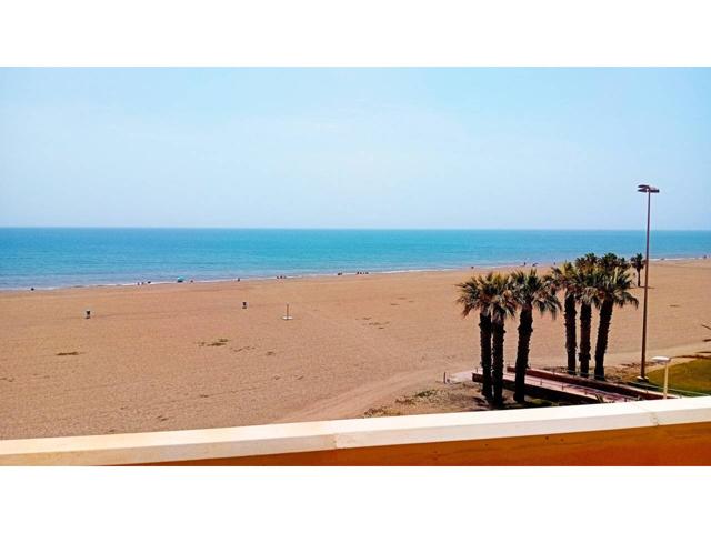 Espectacular piso en primera línea de playa photo 0