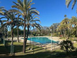 Apartamento en venta en Los Monteros-Bahía de Marbella photo 0