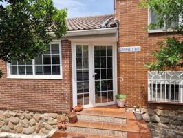 Venta de Chalet en Caraquiz photo 0