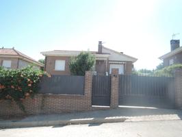 Venta de chalet unifamiliar en Caraquiz - Uceda photo 0