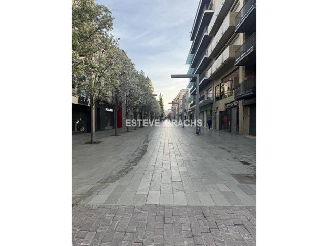 Casa en Venta en Granollers - Oportunidad de Reforma en el Centro photo 0