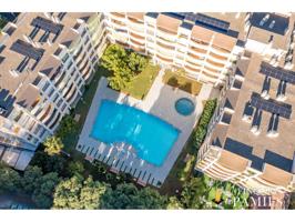 Apartamento reformado con terraza, parking y agradables vistas photo 0