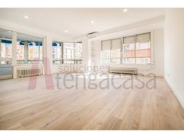 Tu nuevo hogar frente al Retiro: elegante piso reformado photo 0