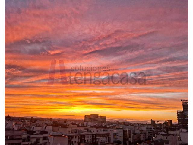 Exclusivo piso en última planta con vistas únicas a la sierra y Bernabéu, en Francisco Silvela photo 0