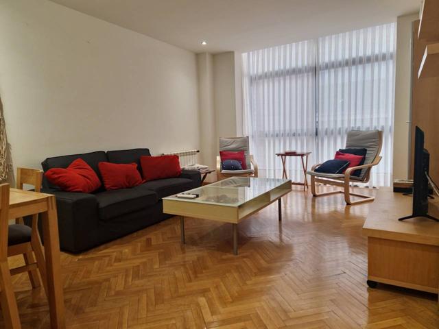 Piso en alquiler en Guindalera photo 0