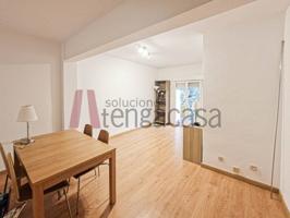 Moderna y luminosa vivienda exterior con terraza en Guindalera – Diego de León photo 0