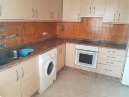 🏢 ¡PISO EN ZONA TRANQUILA Y BIEN COMUNICADA!. photo 0
