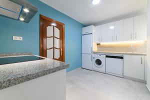 ¡Piso luminoso y espacioso en el corazón de Granada! photo 0