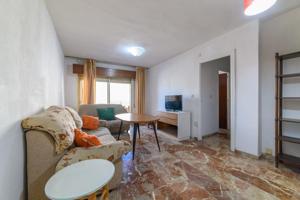 AMPLIO PISO DE 4 DORMITORIOS CON TERRAZA Y GARAJE EN PLENA CALLE ARABIAL photo 0