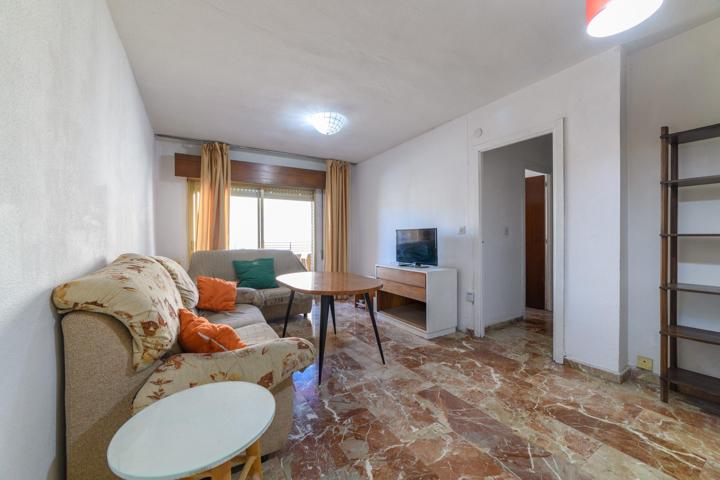 AMPLIO PISO DE 4 DORMITORIOS CON TERRAZA Y GARAJE EN PLENA CALLE ARABIAL photo 0