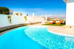 PRECIOSA VILLA NUEVA A ESTRENAR EN GOLF MARQUESA photo 0