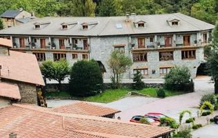 Edificio Hotelero en Setcases, Girona photo 0